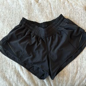 Lululemon hotty hot short size 6 black